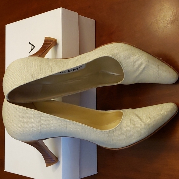 ANNE Klein II Linen Sand 8.5N pump Heels Gorgeous! EUC in Box - Picture 7 of 10